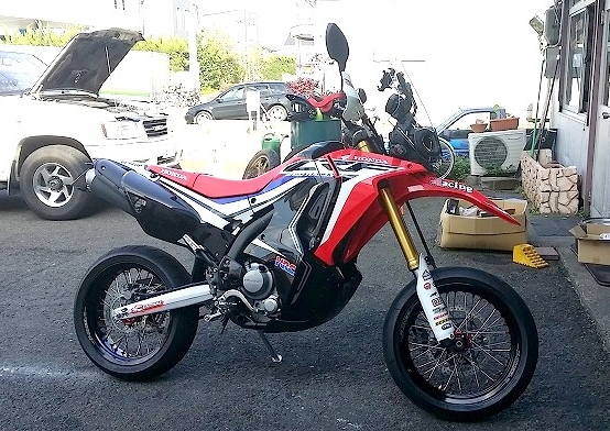 モタード化したcrf250rallyのカスタムのレポート