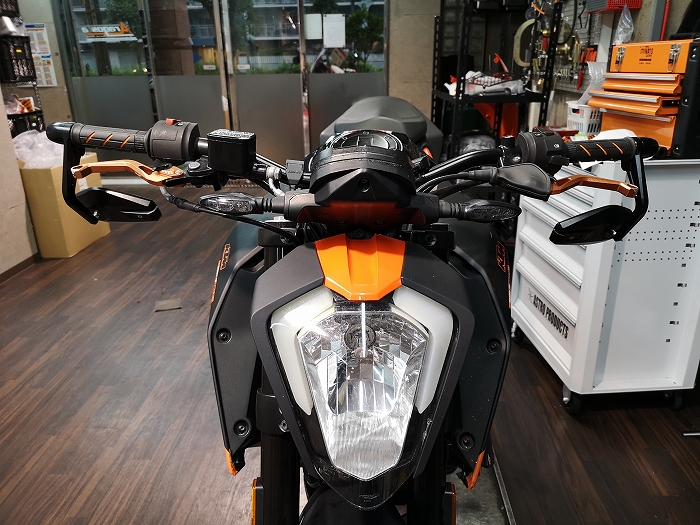 KTM 250DUKE(250デューク)のハンドルやミラーのカスタムのレポート KTM 250DUKE(250デューク)のハンドルやミラーのカスタムのレポート