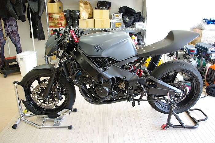 Bruce 教わり & Shark(ブルース・サメ) CBR400RR カウル NC29 適用 