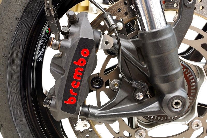 カワサキZX-25R SE（2023） オーバー製キャリパーダクト装着
