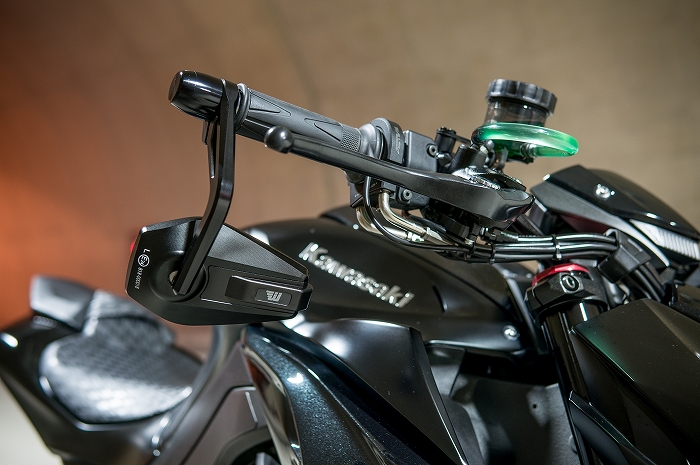 BMW S1000Rへのバーエンドミラーの取り付けのレポート BMW S1000Rへのバーエンドミラーの取り付けのレポート